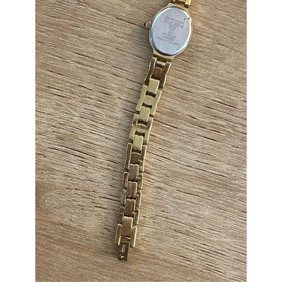 Elgin Vintage Small Gold Watch with Crystal Face - Picture 8 of 10